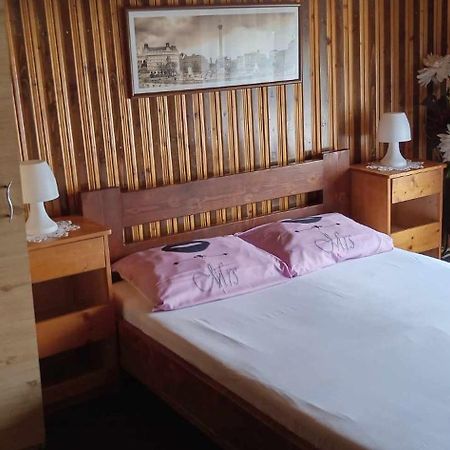 Hostel Intim 95 Ron Bîrlad Eksteriør bilde