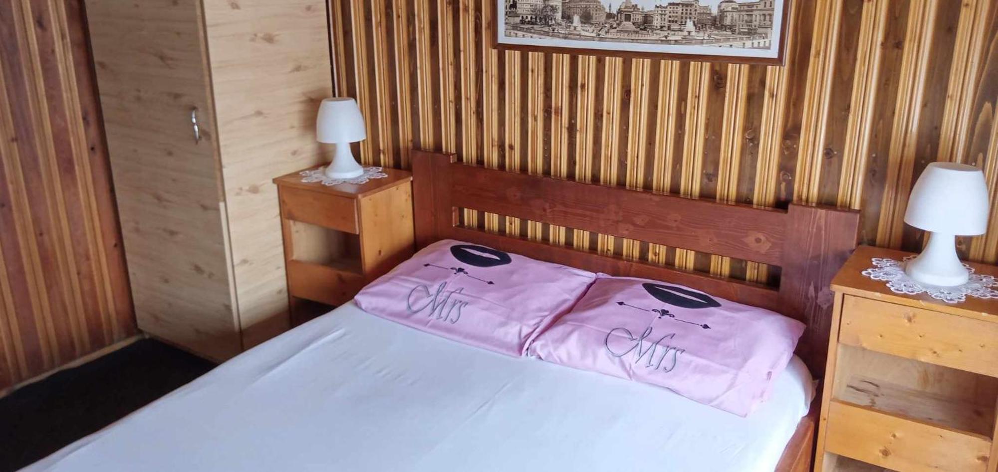 Hostel Intim 95 Ron Bîrlad Eksteriør bilde