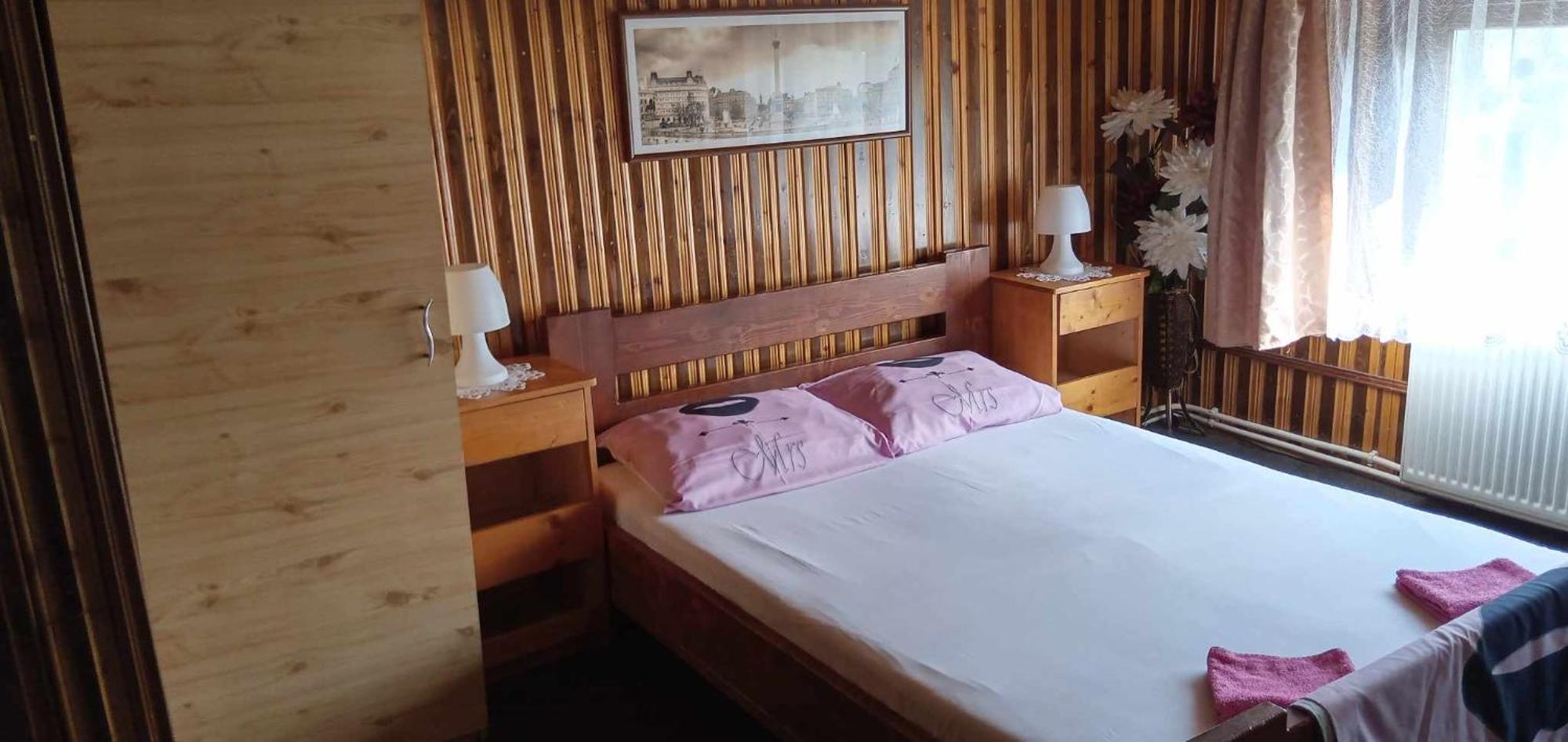 Hostel Intim 95 Ron Bîrlad Eksteriør bilde